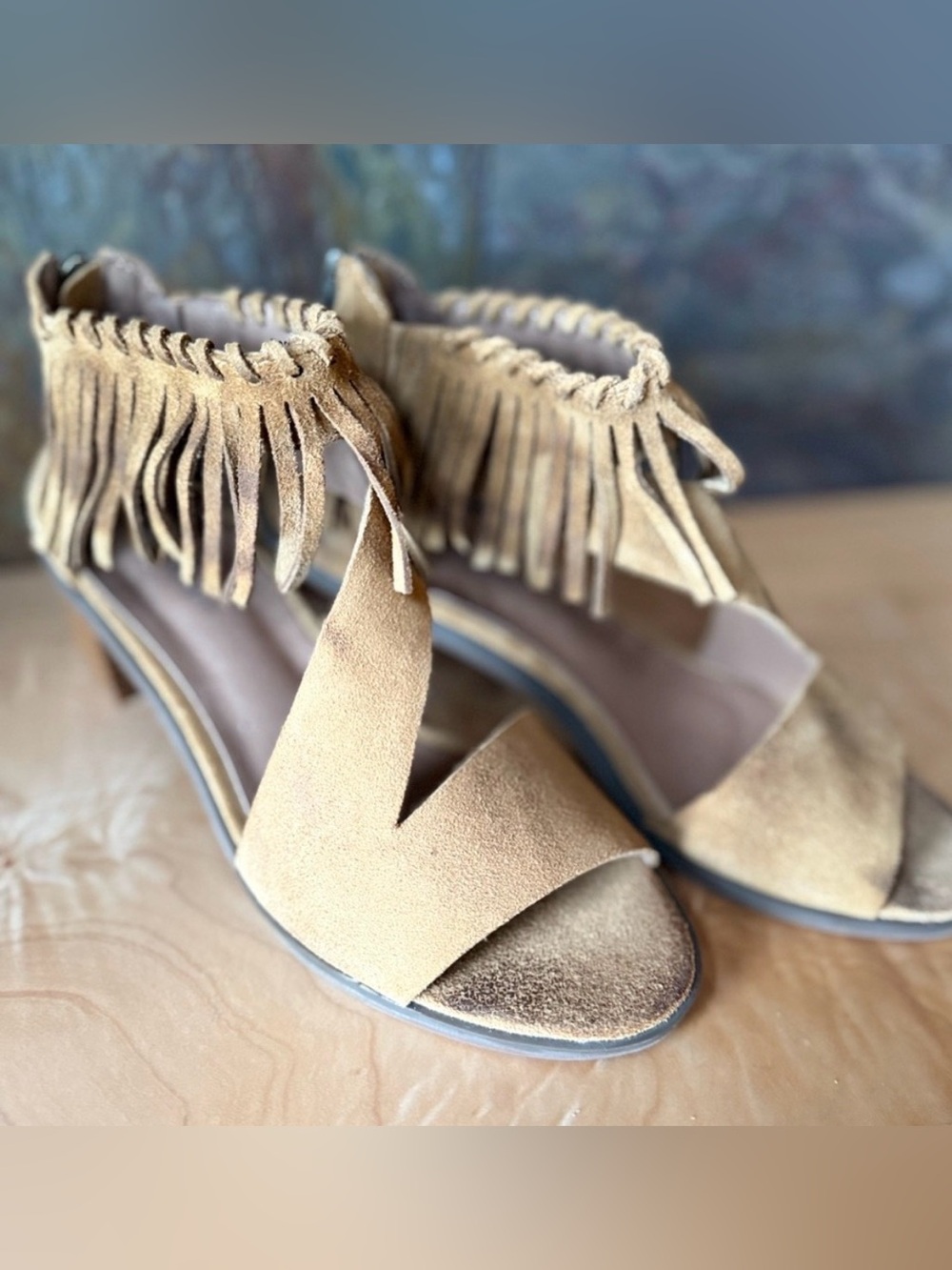 NWOT Antelope brand distressed fringed suede sandal, 39 8-8.5.